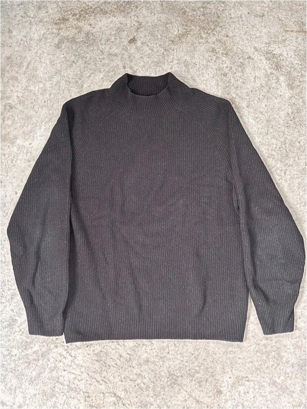 UNIQLO Black Knit Sweater – Size L